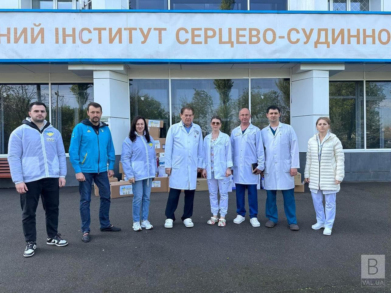 Медичні інститути Києва отримали цінні вантажі від Валерія Дубіля та благодійників