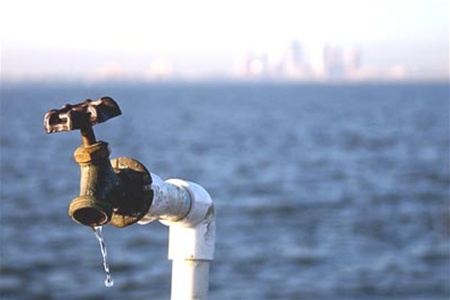 Влада на місцях регулюватиме тарифи на воду 