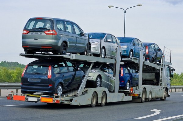 Українці просять Президента скасувати розмитнення та акцизний податок на імпорт авто