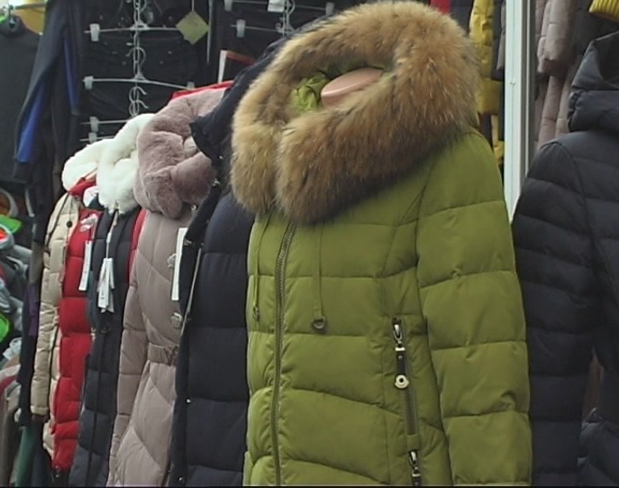 Дорогая зима: во сколько черниговцу обойдется семейное утепление гардероба. Видео