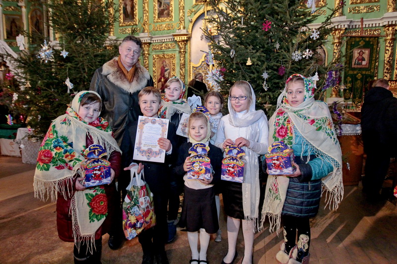 Фестиваль рождественских песен состоялся в Свято-Троицком соборе