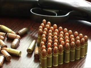 Двох чернігівців засудили за торгівлю вогнепальною зброєю