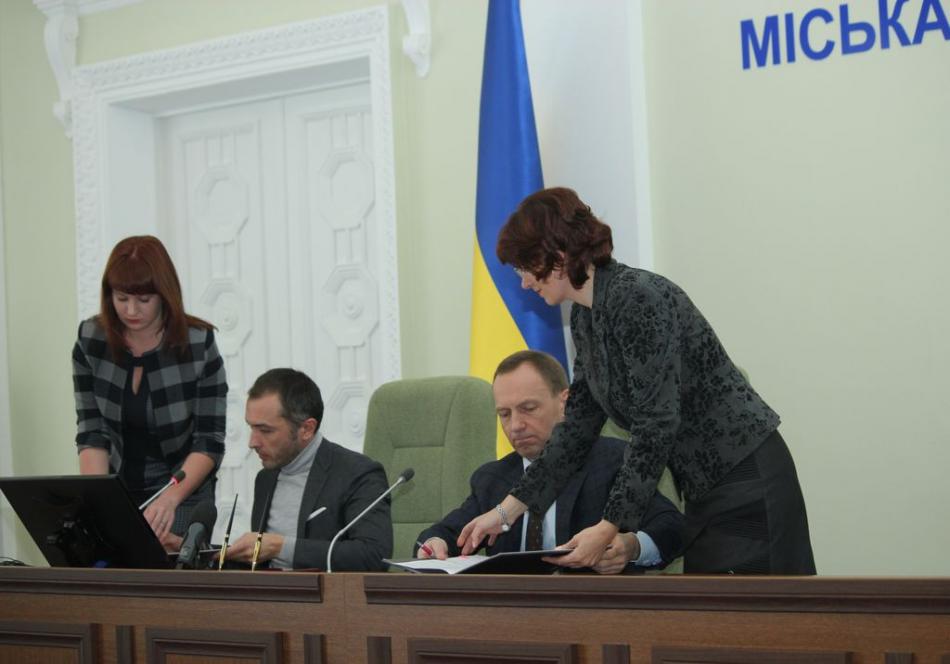 Чернігів підписав Меморандум про співпрацю з «Ощадбанком» до 2020 року