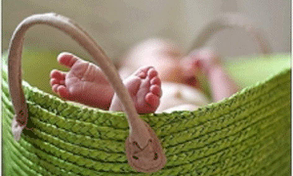 У Чернігівську лікарню жінка в сумці принесла мертве немовля