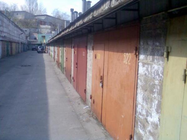 Алкогольно-техническое ограбление: преступники обчистили гараж черниговца