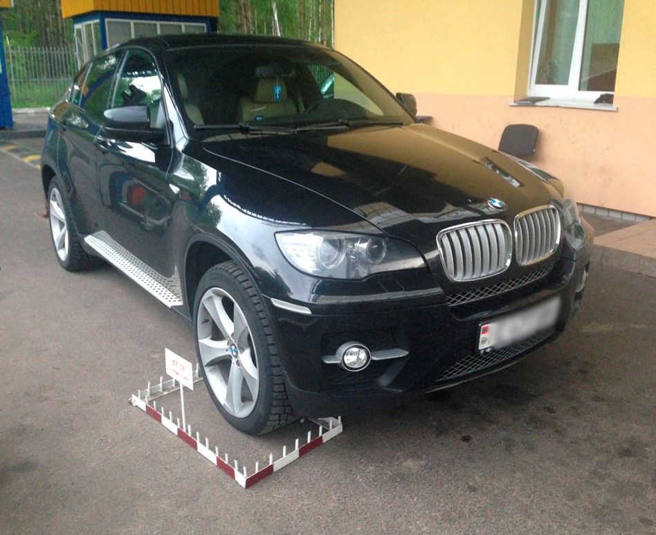 27-річний іноземець намагався перетнути кордон на викраденому «BMW X6»