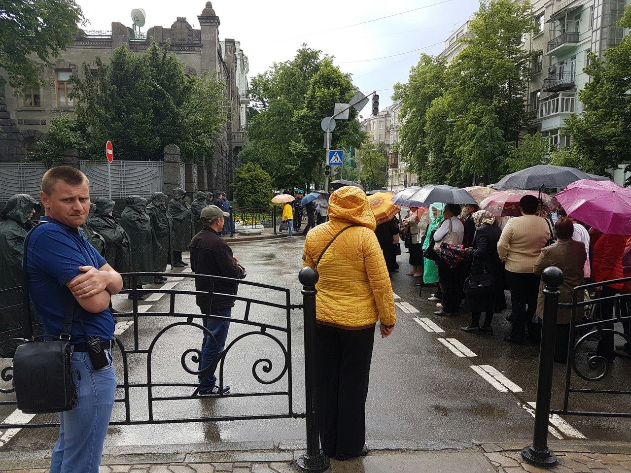 Черниговцы и юристы черниговской «Батькивщины» присоединились к митингу под Администрацией Президента