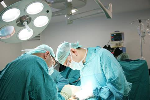В Чернігівському онкодиспансері провели першу лапароскопічну операцію на кишечнику