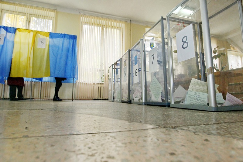 В Україні розпочалися позачергові вибори депутатів у Верховну Раду