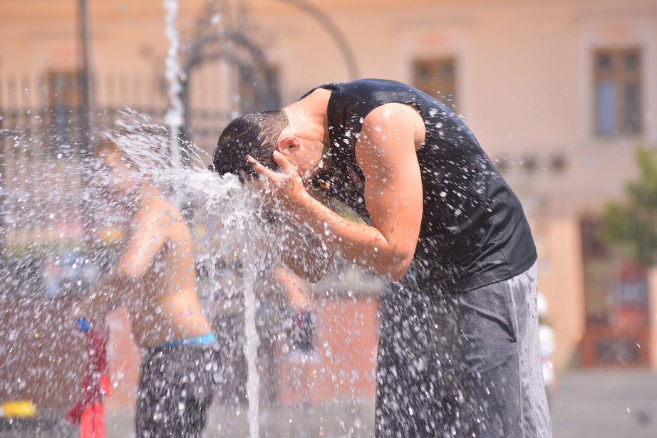 Черниговцы и гости города раскрыли секреты спасения от жары