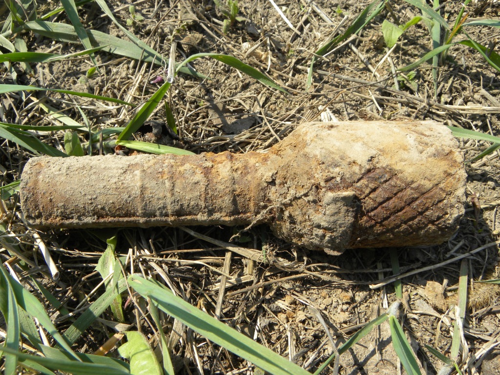 На Прилуччине обнаружили 2 гранаты возле железнодорожной колеи