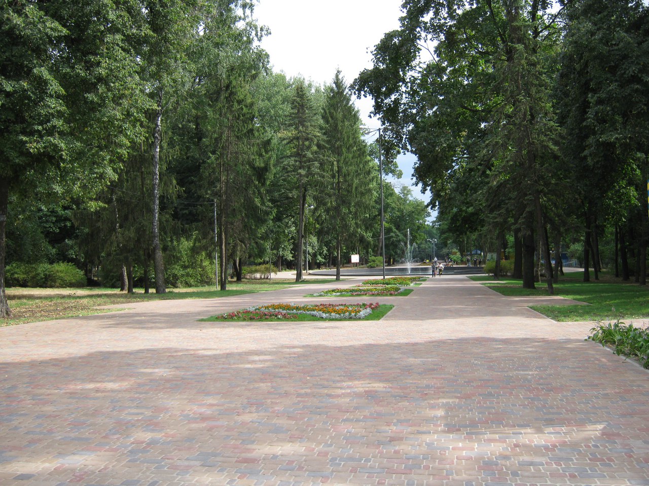 В Центральном парке Чернигова «выросла» новая детская площадка