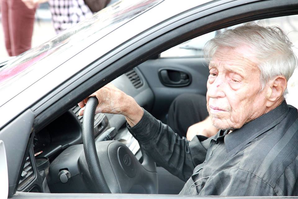 77 лет за рулем – старейший водитель живет на Черниговщине. ФОТО