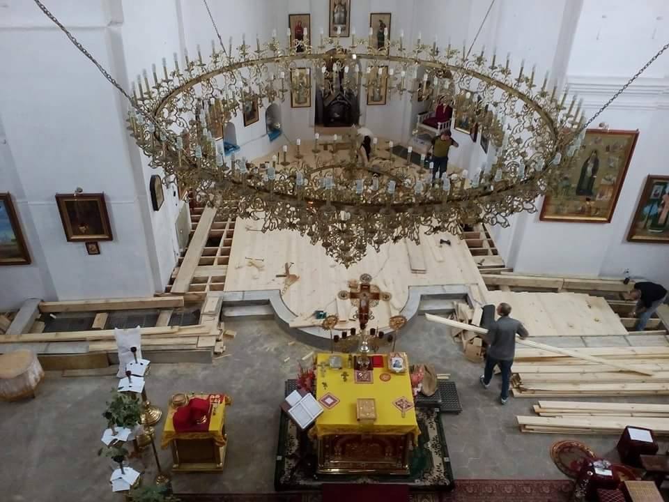 У Катерининській церкві встановлюють новий іконостас. ФОТО
