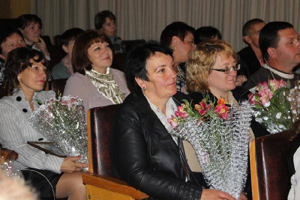 Тридцятьох усиновлювачів відзначили в Чернігові