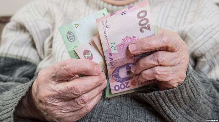 В Чернигове бабушку “развели” на 7 тысяч, обменяв настоящие деньги на сувенирные