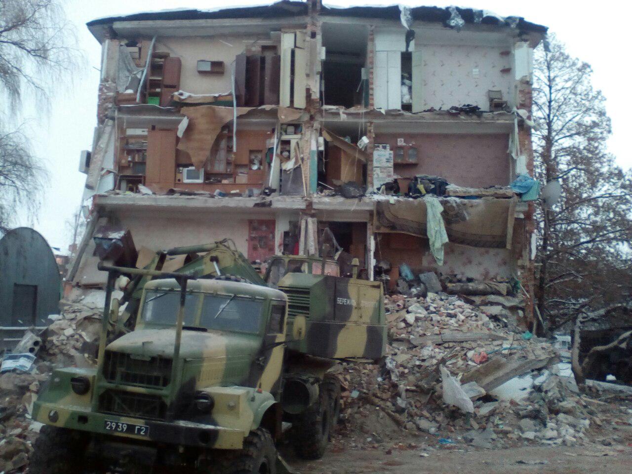 Мешканці зруйнованого гуртожитку зберуться  у міськраді. ФОТОфакт