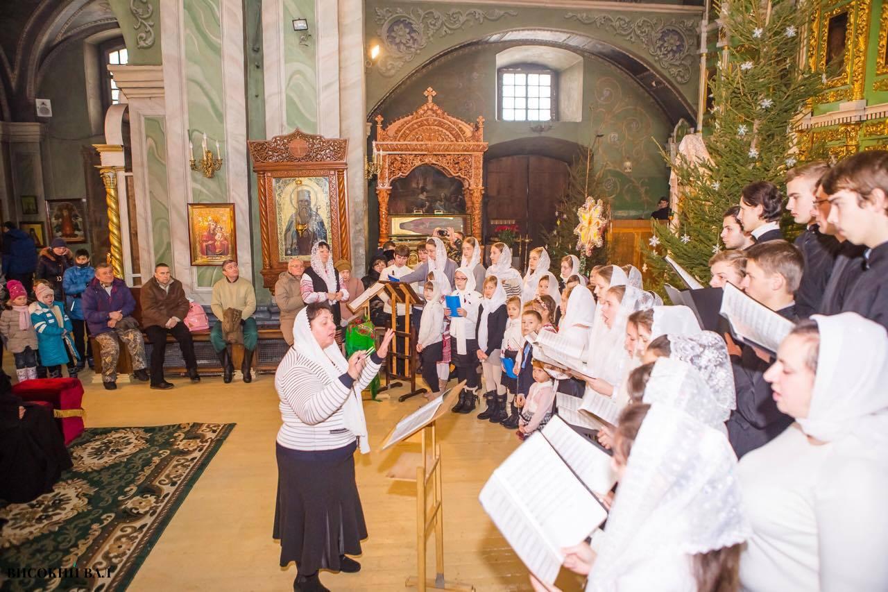 В Свято-Троицком соборе звучали рождественские песни и колядки. ФОТО