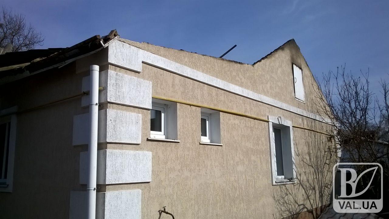 На Чернігівщині пожежа знищила дах житлового будинку 