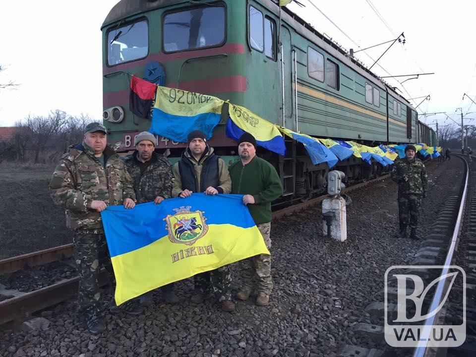 Ніжинські активісти, яких затримали під час розгону блокади на Донбасі, не можуть дістатися додому – нардеп