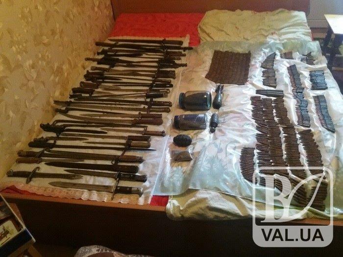 На Чернігівщині СБУ «накрила» торговців зброєю