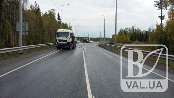 На Чернігівщині росіянин загинув під колесами вантажівки