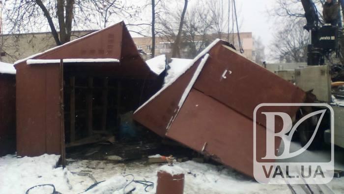 В Чернигове муниципальной полиции выделили 500 тысяч на уничтожение временных гаражей