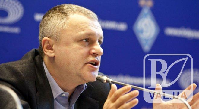 Недопуск «Десни» до УПЛ: президент «Динамо» назвав ситуацію ганьбою, футболісти влаштували стоячий протест