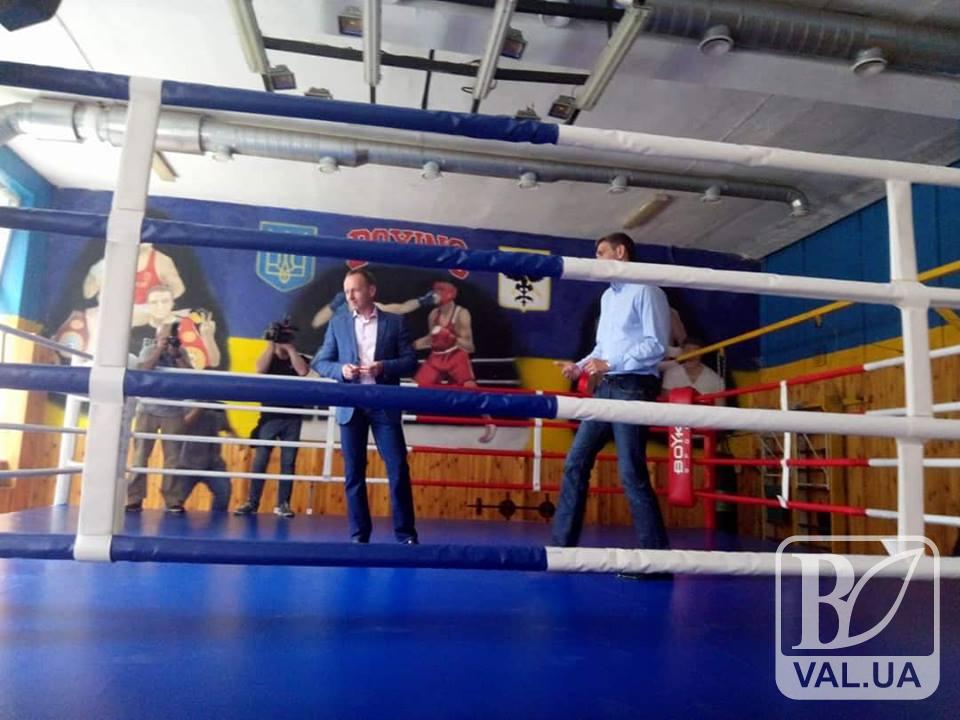 Атрошенко планирует отправлять ленивых чиновников на «растерзание» боксерам