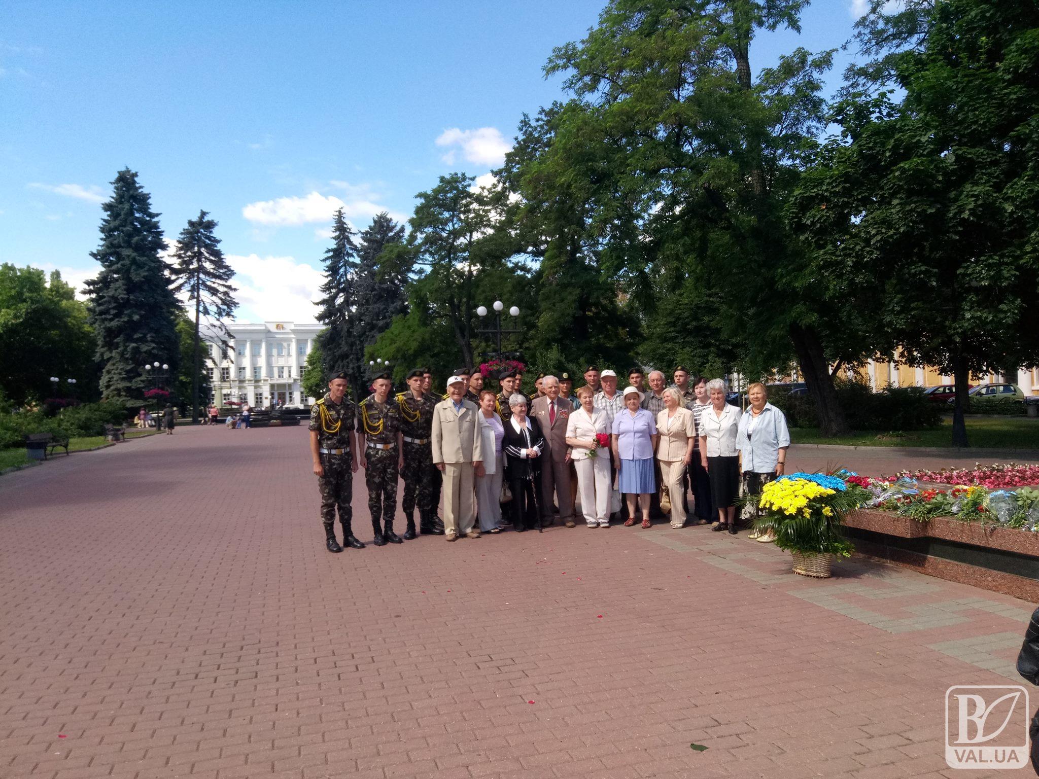 Чернігівці вшанували пам'ять жертв війни в Україні. ФОТО