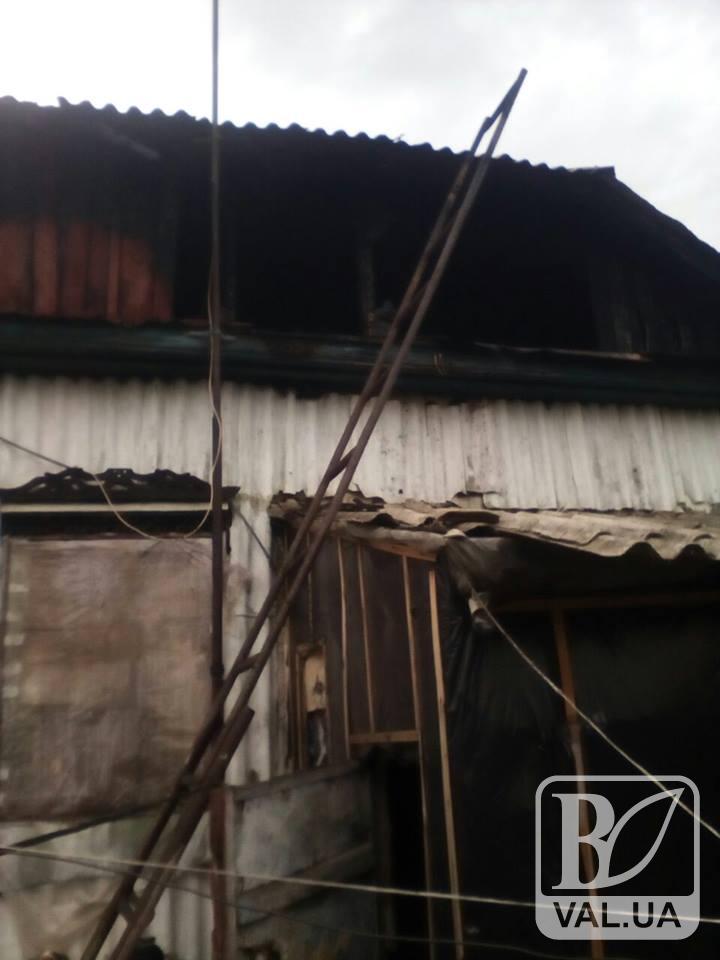 На Чернігівщині школярі спалили горище приватного будинку. ФОТО