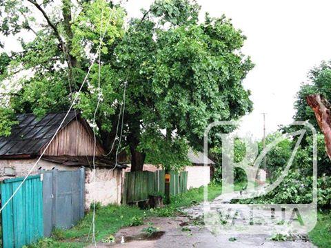 На Черниговщине ураган снес крыши в школах и домах. ФОТО