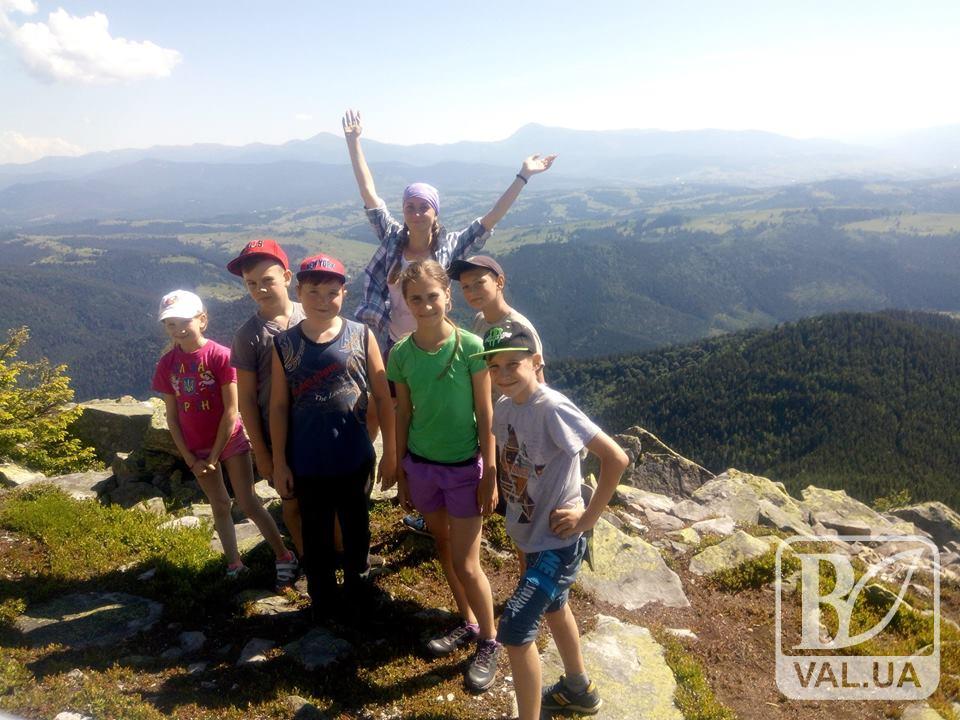 Юные туристы из Чернигова пешком прошли Карпатами. ФОТО