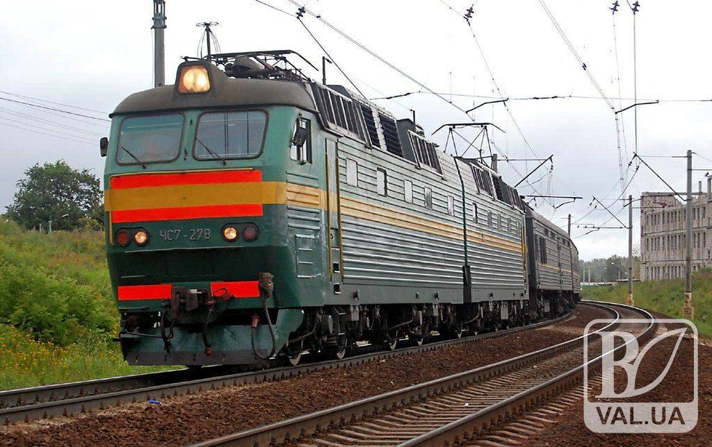 На Черниговщине поезд унес жизнь 22-летнего парня 