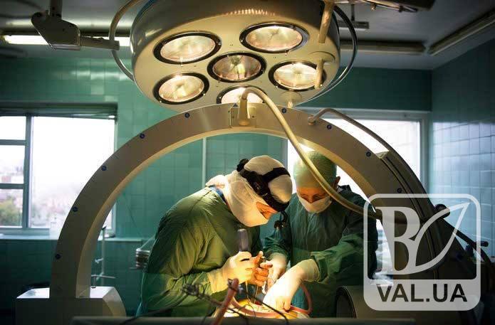 Чернігівські лікарі мають труднощі з операціями через відсутність необхідних препаратів 