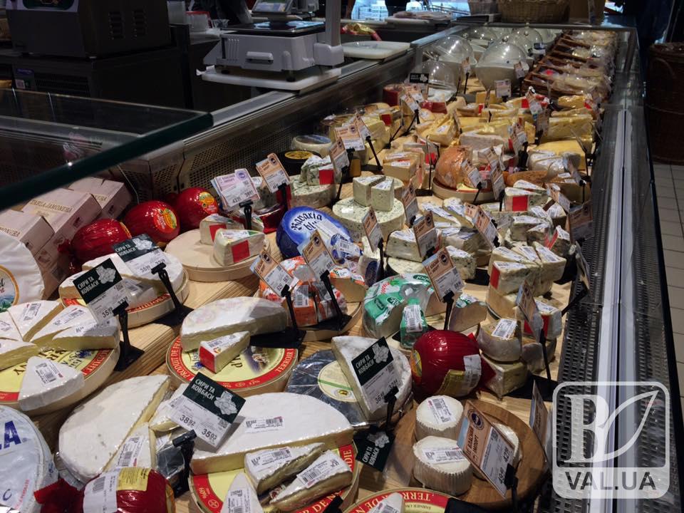 «Очень страшные фото с Украины»: россиян шокировал ассортимент продукции черниговского супермаркета