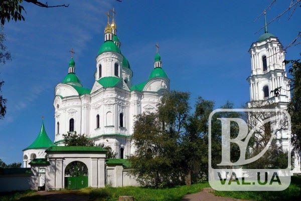 Удивительное рядом: с колокольни собора на Черниговщине можно одновременно увидеть Киев и Чернигов. ФОТО