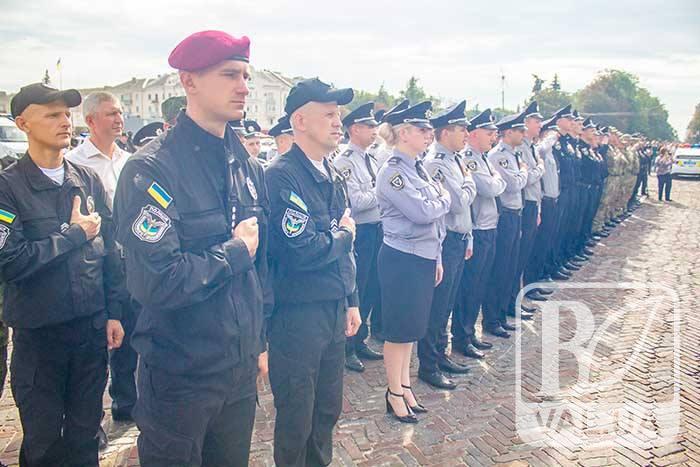 Правоохоронці Чернігова відзначили професійне свято на Красній площі. ФОТОрепортаж