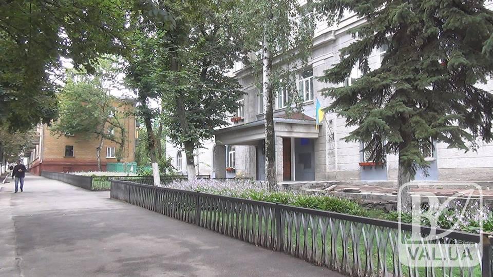 «Выглядят, как тюрьмы», - Атрошенко предлагает перекрасить школы Чернигова. ВИДЕО