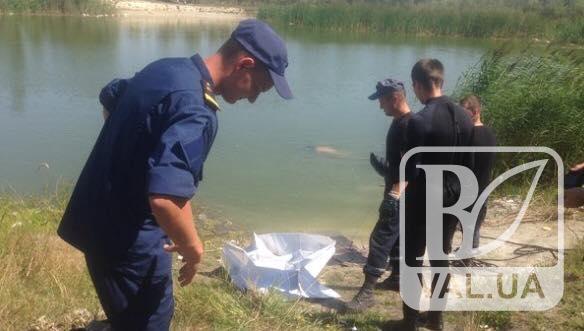 В озере под Киевом утонул житель Черниговщины вместе со своей девушкой