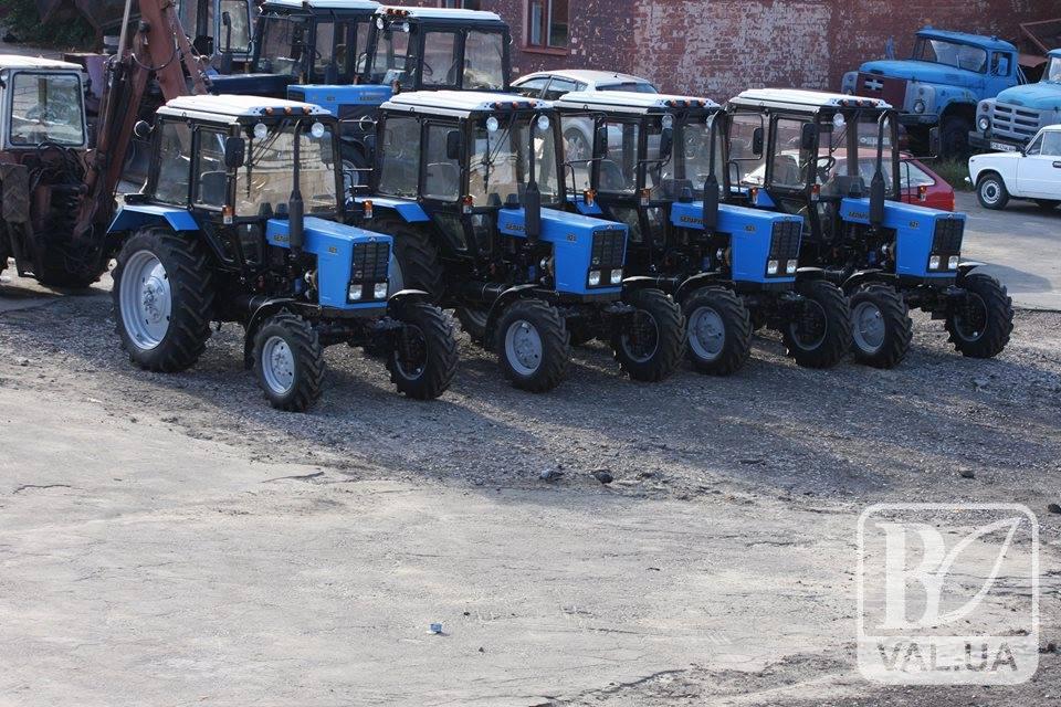 Нові трактори прибули до Чернігова  