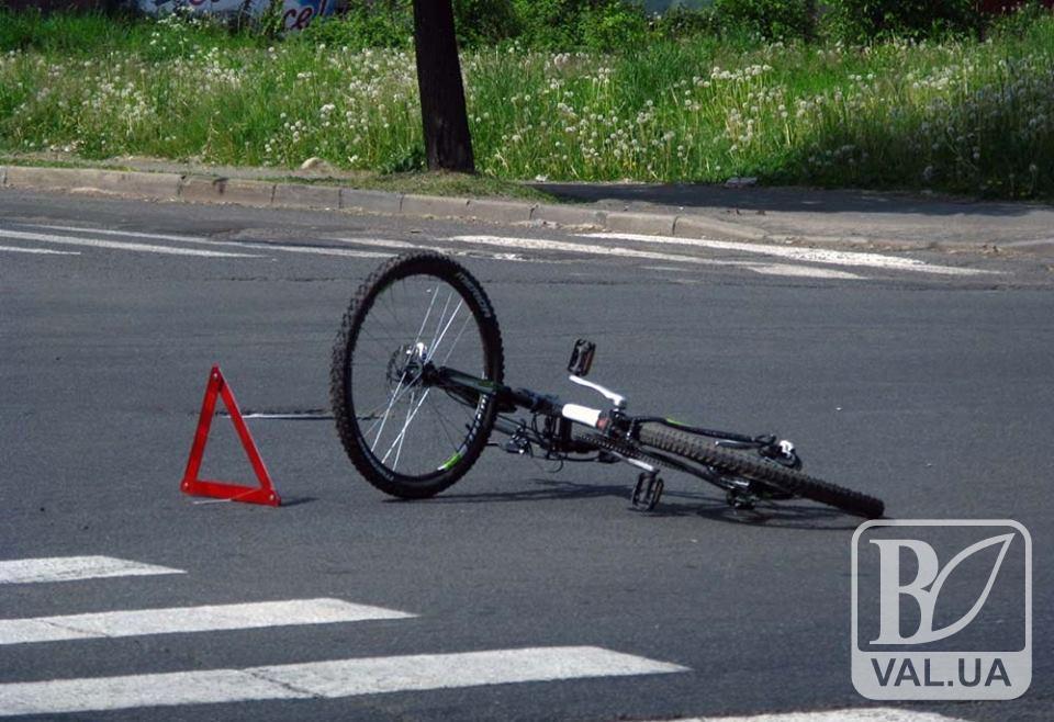 На Черниговщине пьяный велосипедист попал под колеса авто
