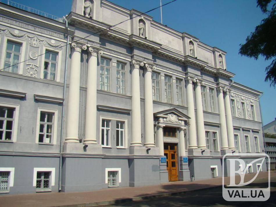 Сегодняшняя сессия Черниговского городского совета началась и обещает быть «горячей»