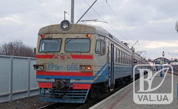 Вандали понівечили електропоїзд Ніжин - Дарниця