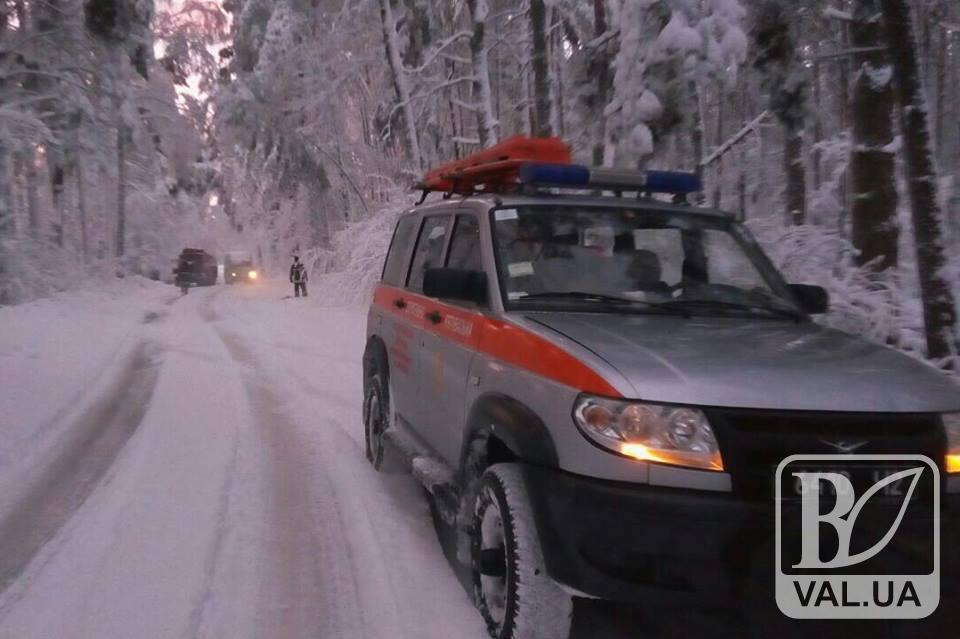 Впродовж минулої доби рятувальники Чернігівщини вивільнили зі снігового полону 10 транспортних засобів
