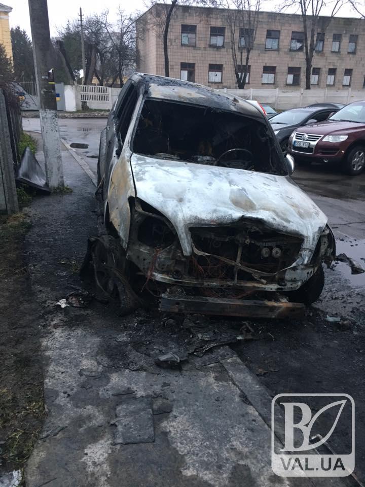 На Чернігівщині за день згоріли дві автівки. ФОТО