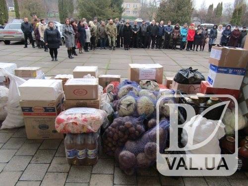 З Прилуччини відправили майже 2-тонну посилку воїнам Збройних Сил України в зону АТО