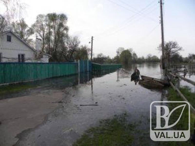 На Чернігівщині Дніпро затопив село 