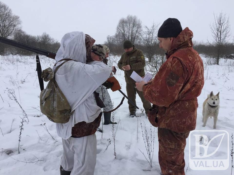 На Чернігівщині мисливця за впольованого зайця оштрафували на 8 тисяч 