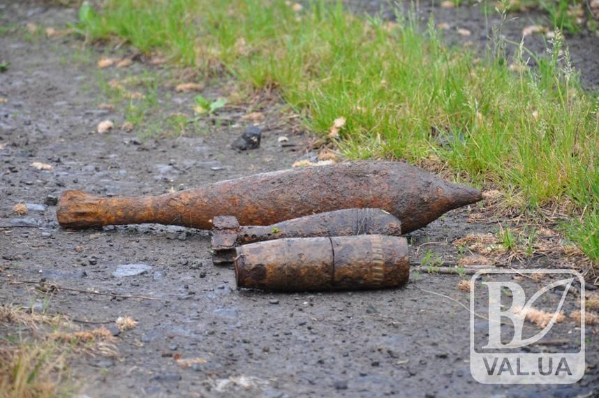На Чернігівщині знешкодили артилерійський снаряд Другої світової війни